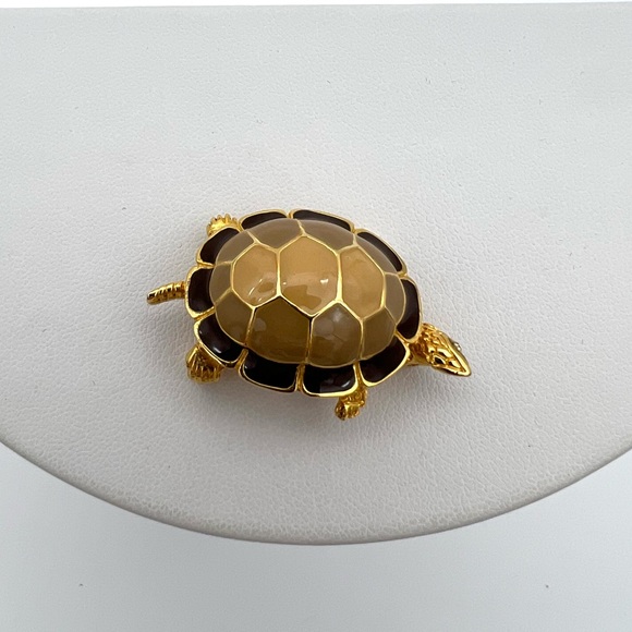 Brown & Tan Enamel Gold Tone Turtle Brooch - Picture 4 of 5